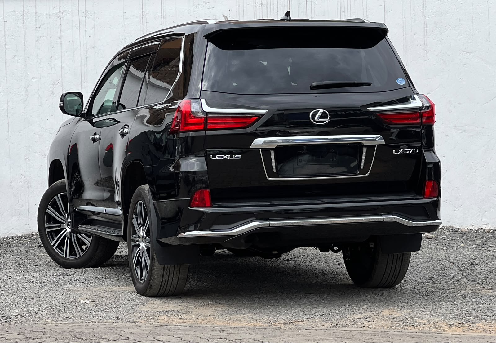 Lexus LX570 photo 7