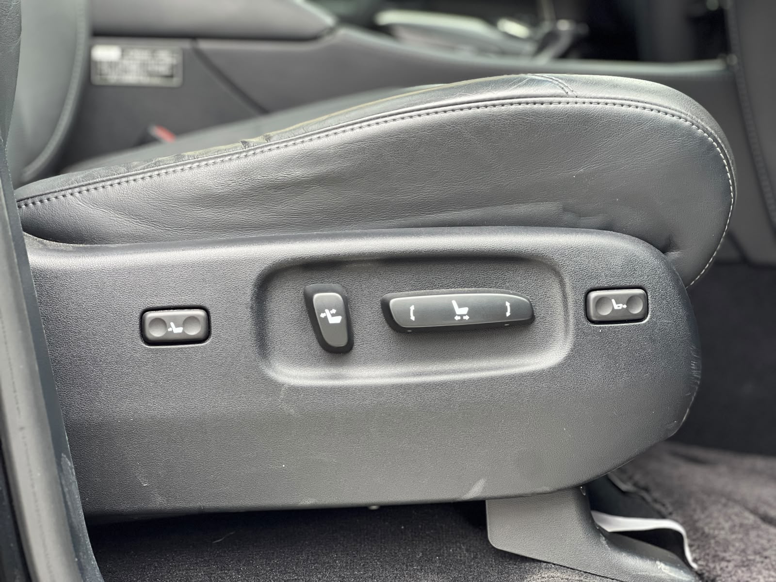 Lexus LX570 photo 12