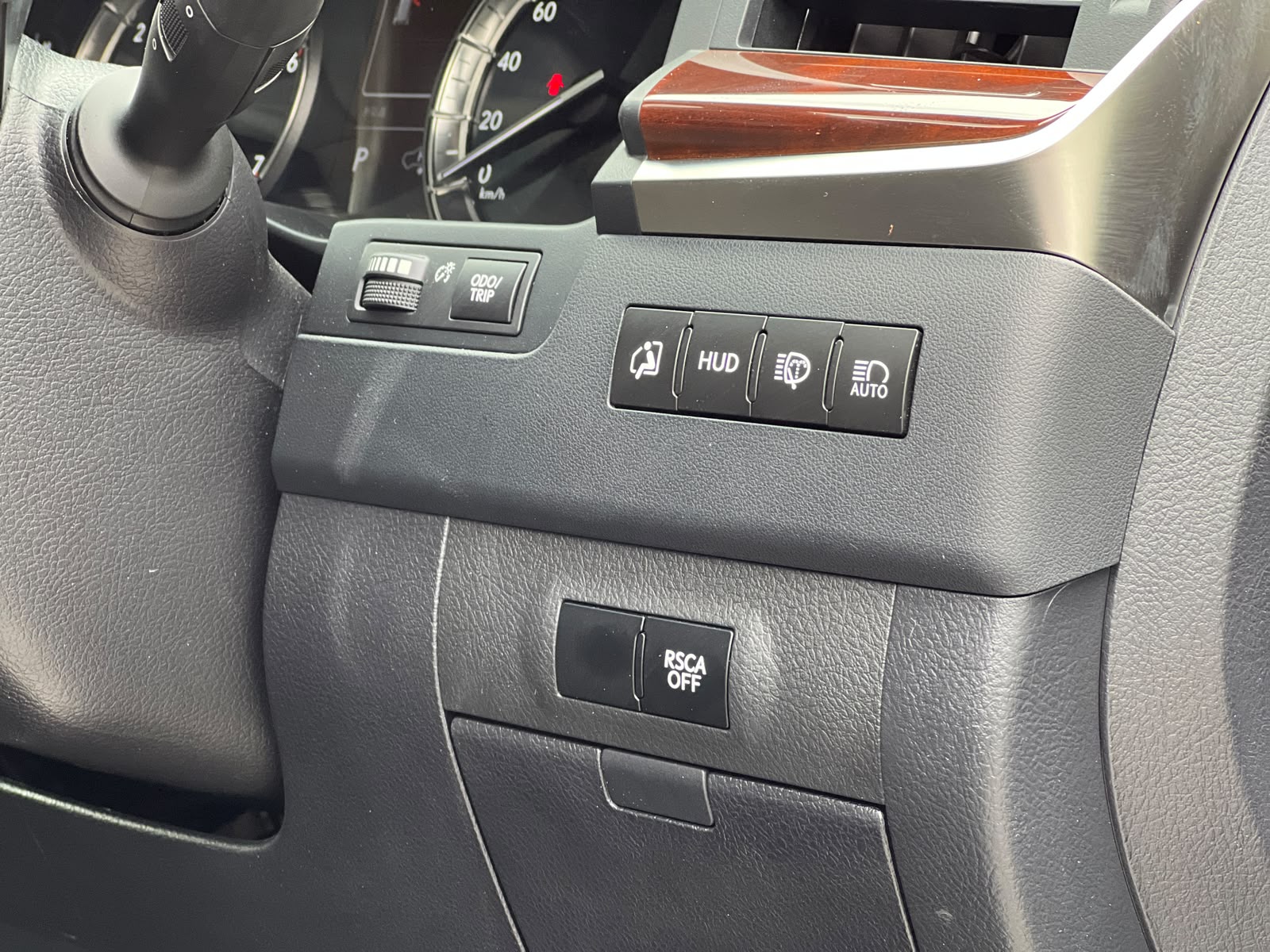 Lexus LX570 photo 15