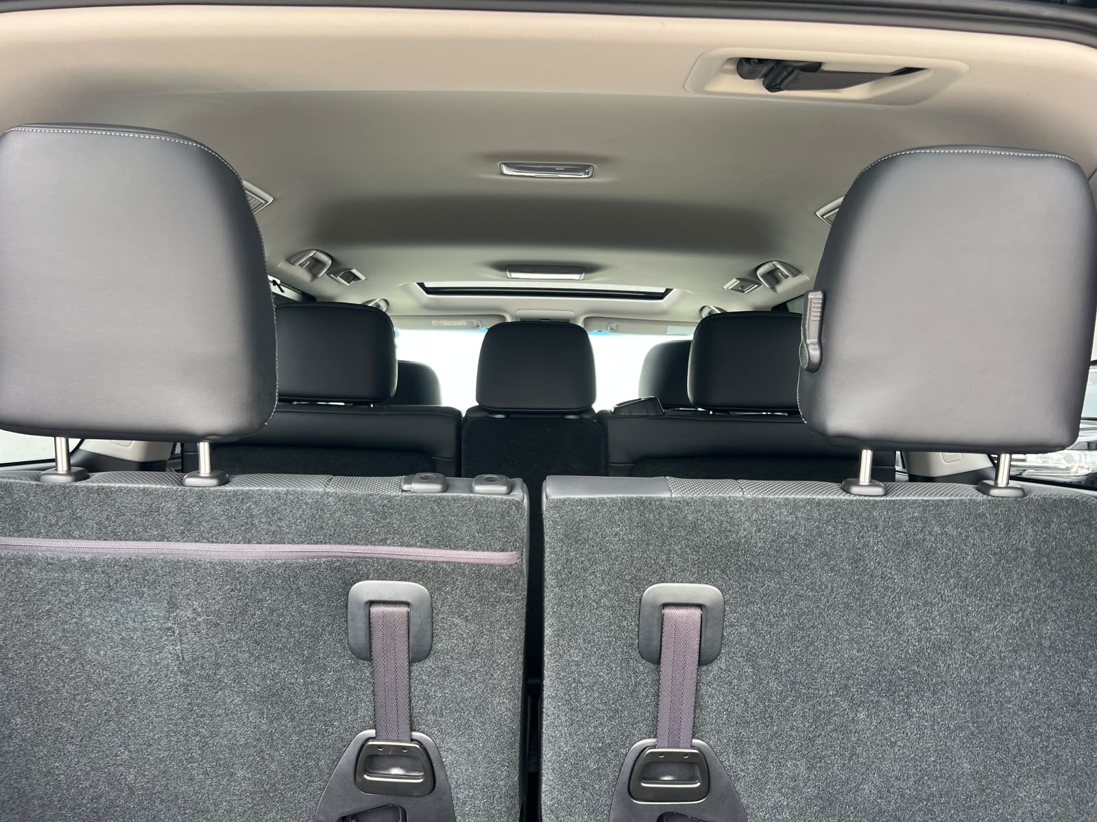 Lexus LX570 photo 22