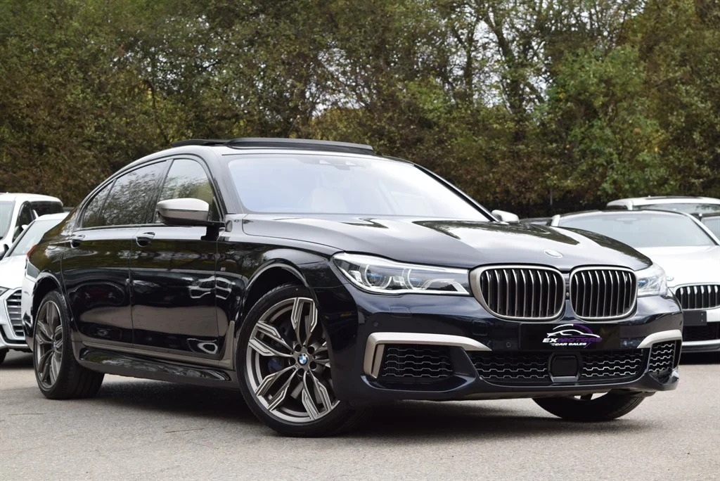 BMW M760Li photo 1