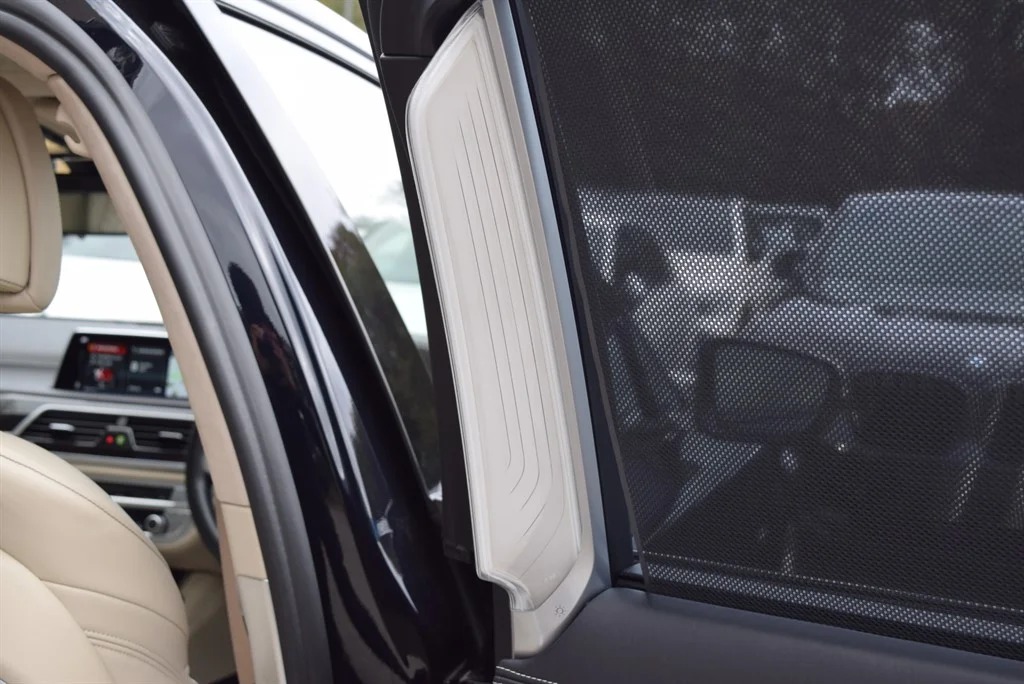 BMW M760Li photo 25