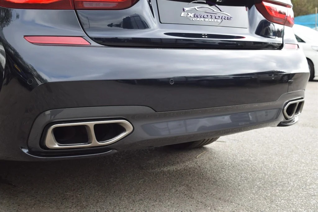 BMW M760Li photo 29