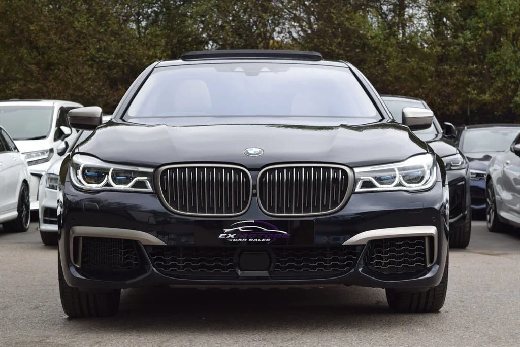 BMW M760Li photo 53