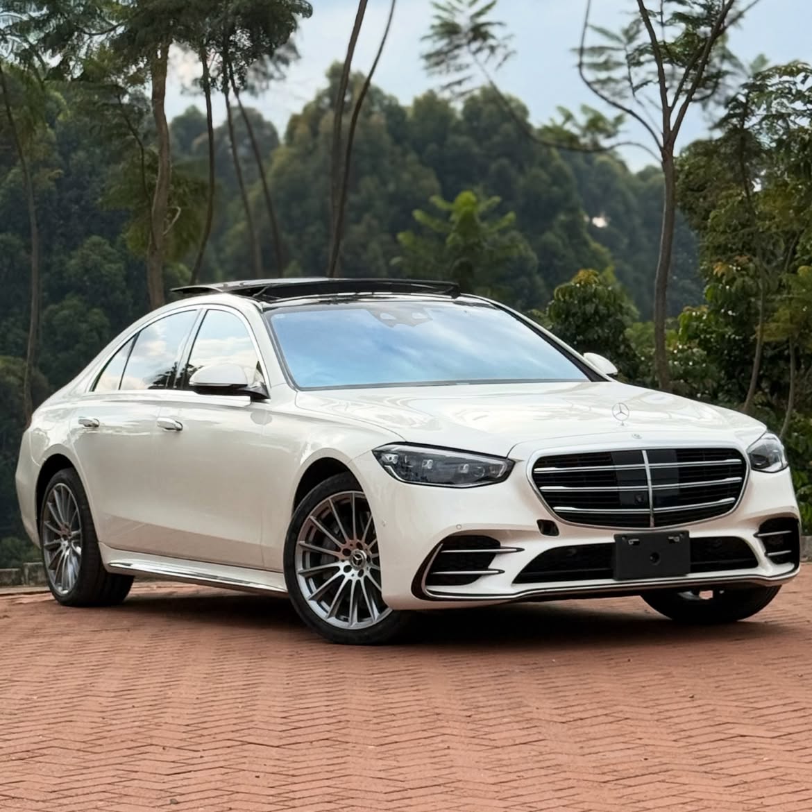Mercedes-Benz S500 AMG Line 4MATIC photo 1