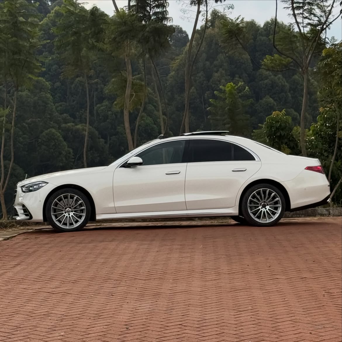 Mercedes-Benz S500 AMG Line 4MATIC photo 9