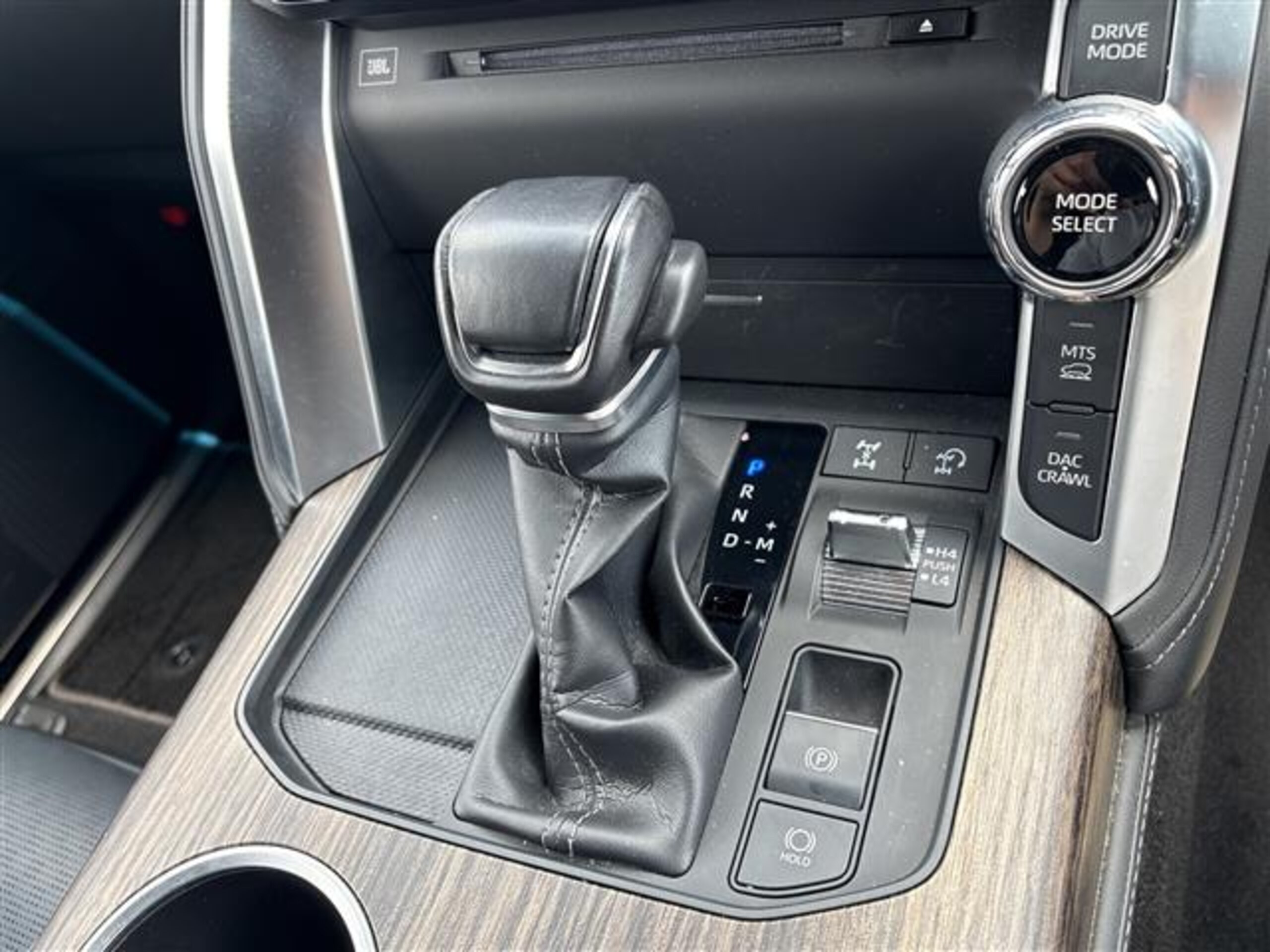 Toyota Landcruiser 300 Series photo 14