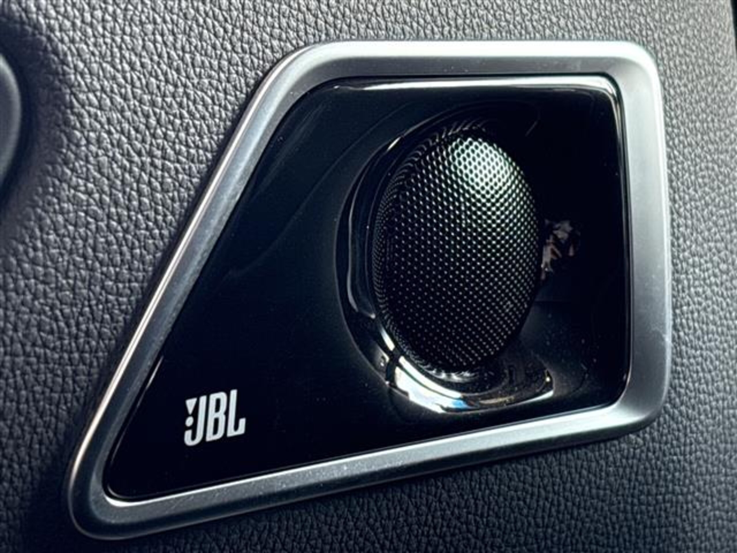 Toyota Landcruiser 300 Series photo 21