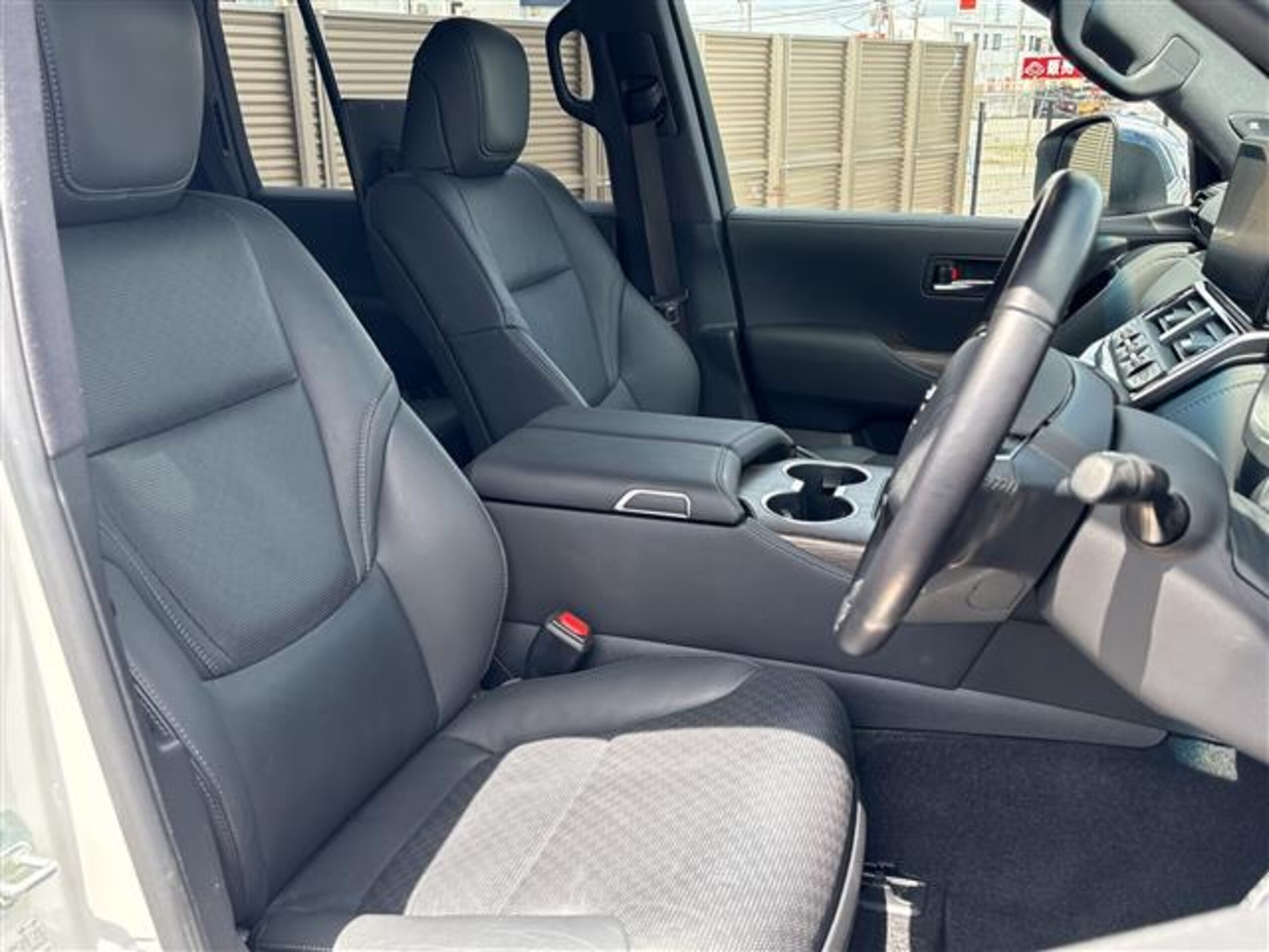 Toyota Landcruiser 300 Series photo 6