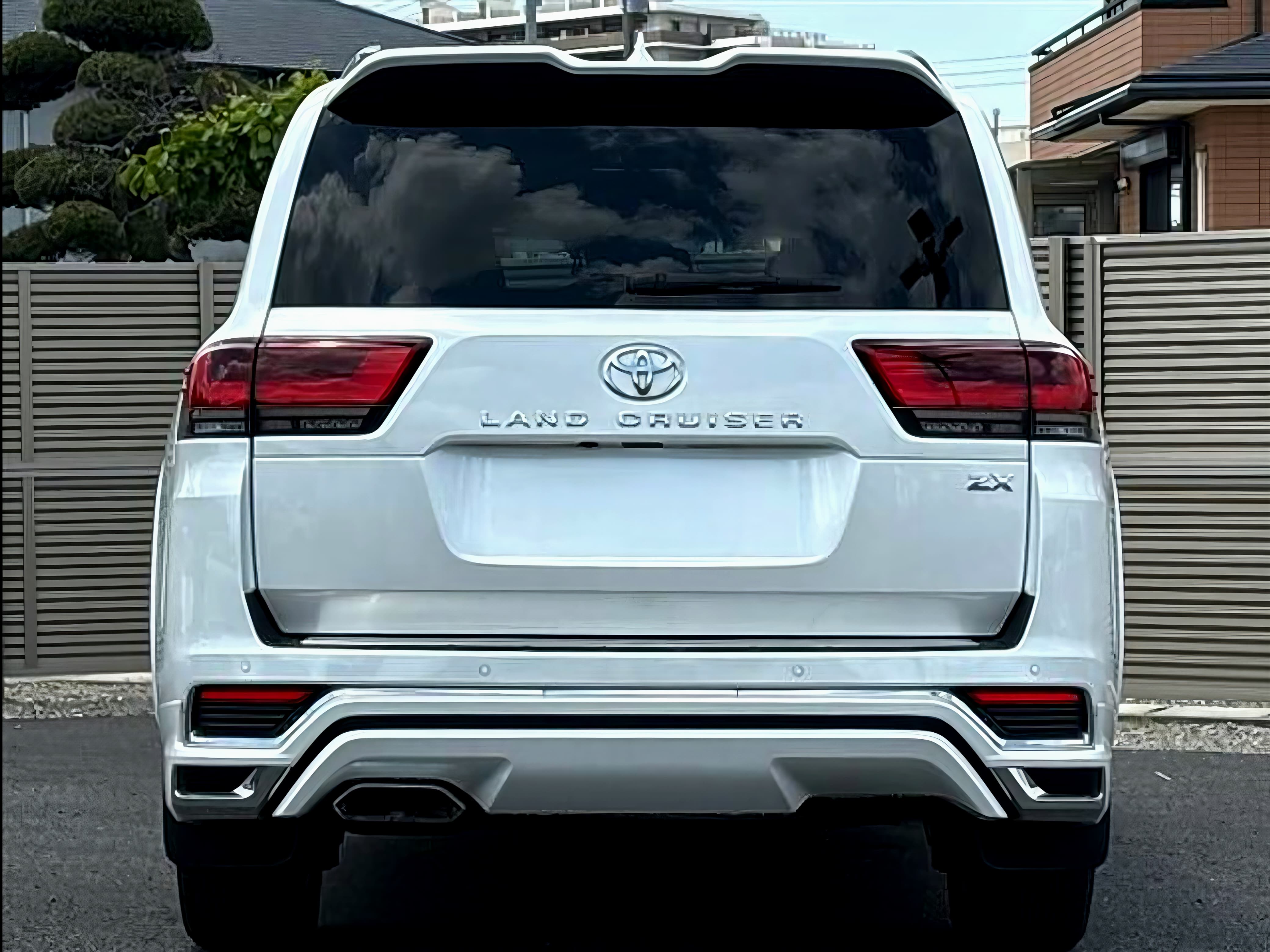 Toyota Landcruiser 300 Series photo 24