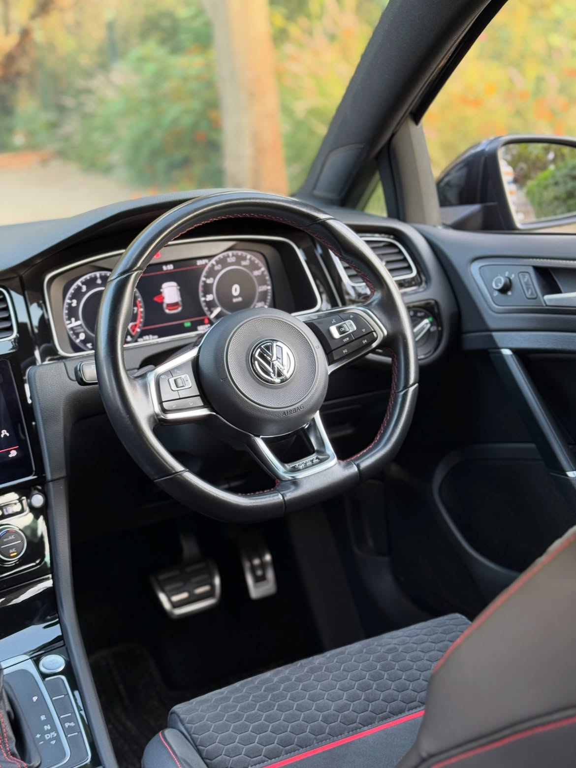 Volkswagen Golf GTI photo 4