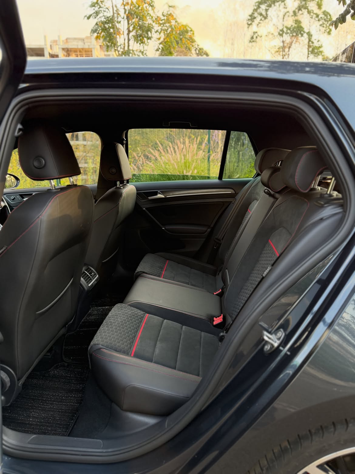 Volkswagen Golf GTI photo 9