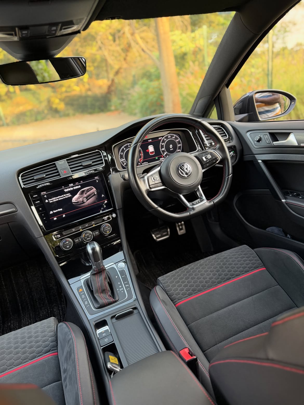 Volkswagen Golf GTI photo 13