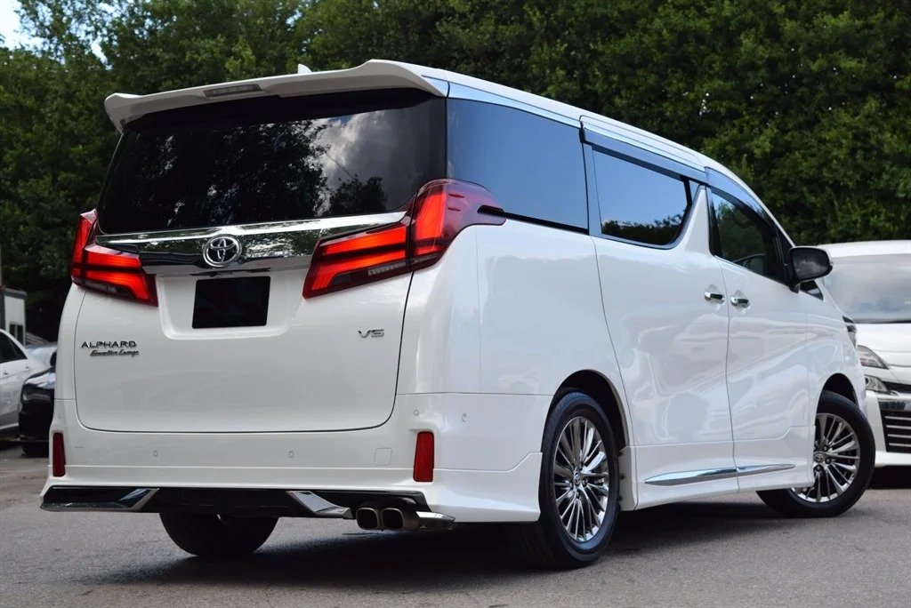 Toyota Alphard photo 10