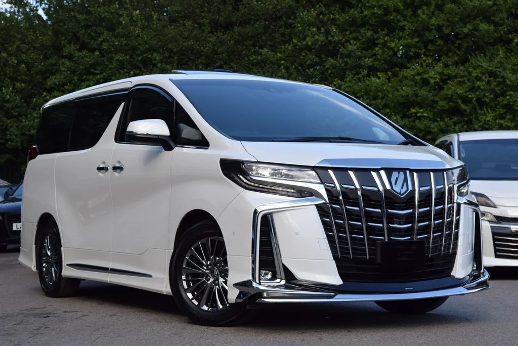 Toyota Alphard photo 1