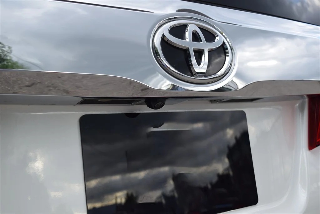 Toyota Alphard photo 13