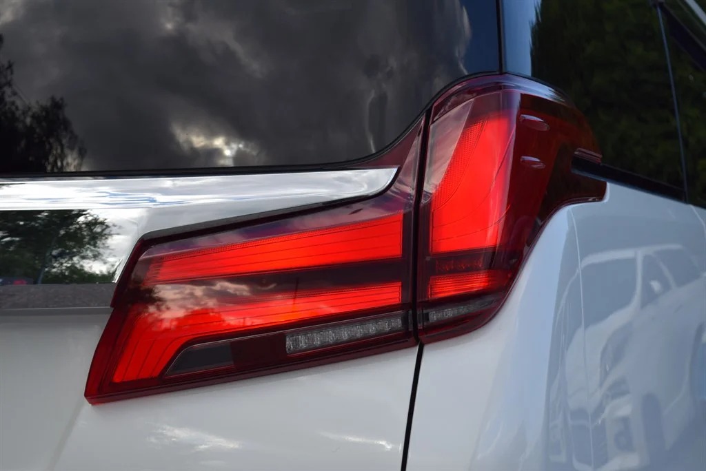 Toyota Alphard photo 20