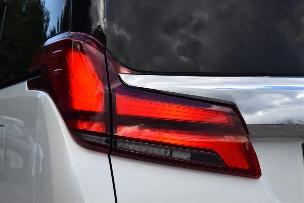 Toyota Alphard photo 22