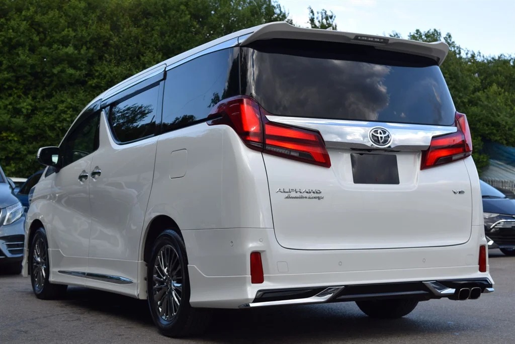 Toyota Alphard photo 23