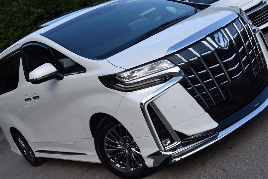 Toyota Alphard photo 12