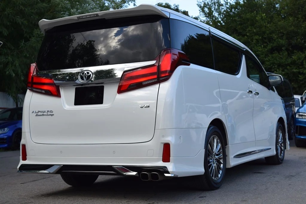 Toyota Alphard photo 4