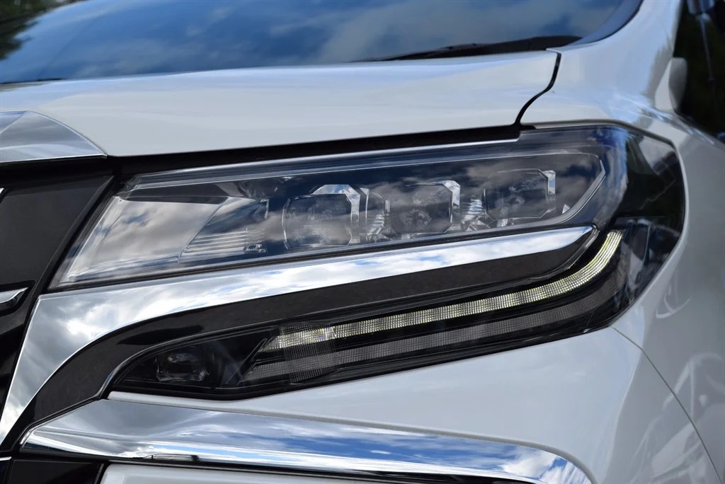 Toyota Alphard photo 40