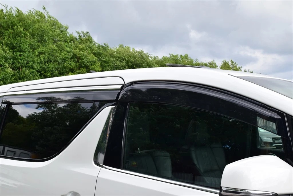 Toyota Alphard photo 44