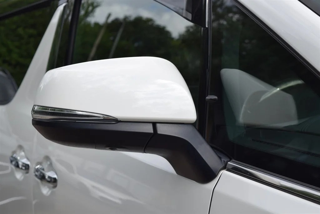Toyota Alphard photo 45