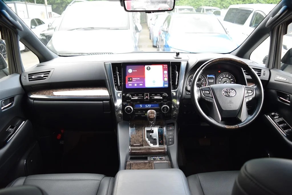 Toyota Alphard photo 51