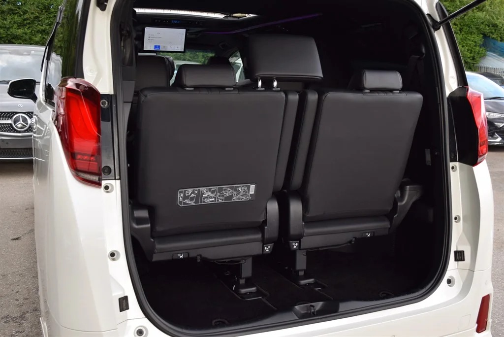 Toyota Alphard photo 57