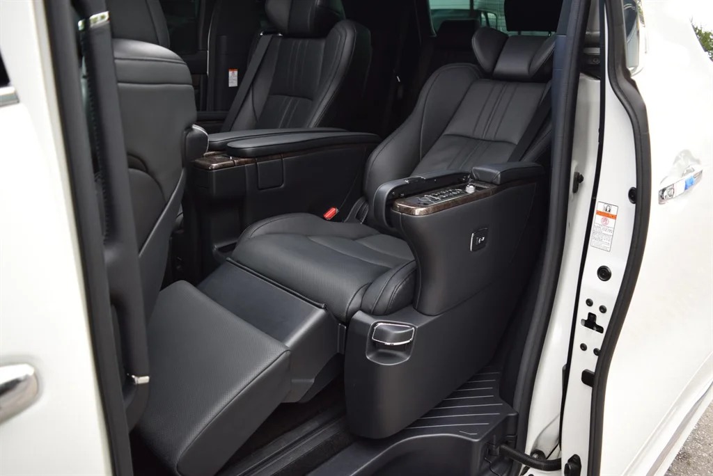 Toyota Alphard photo 60