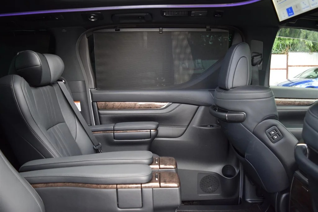 Toyota Alphard photo 65