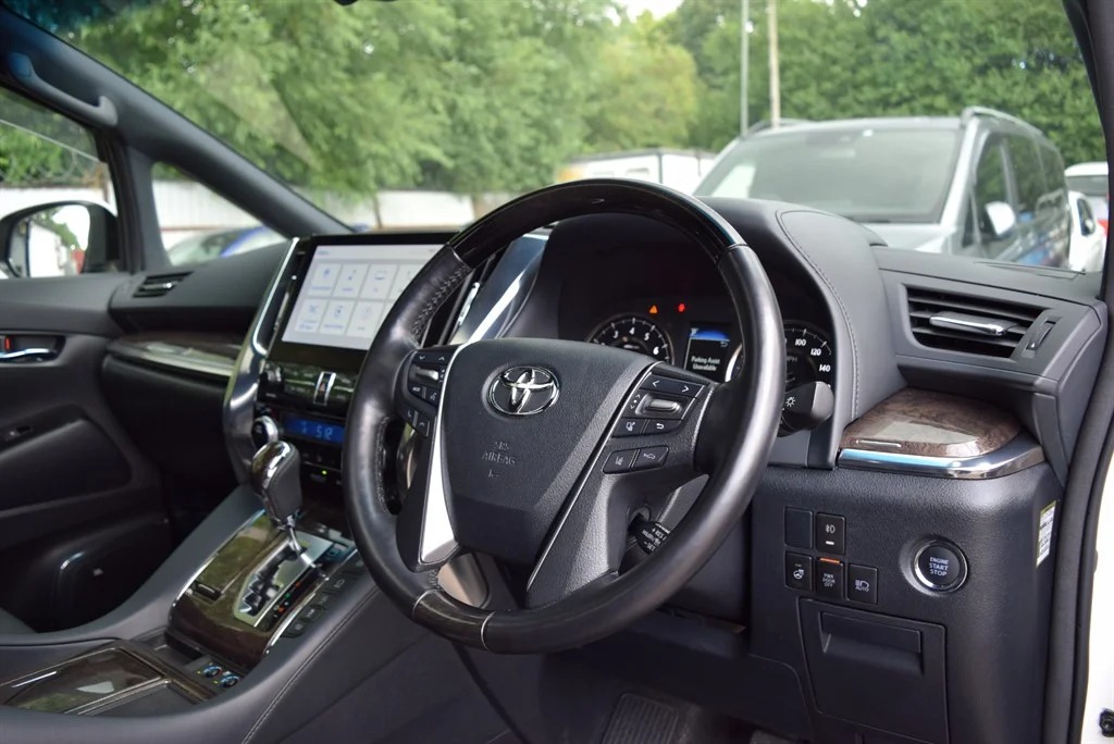 Toyota Alphard photo 68