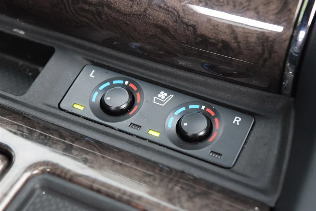 Toyota Alphard photo 76